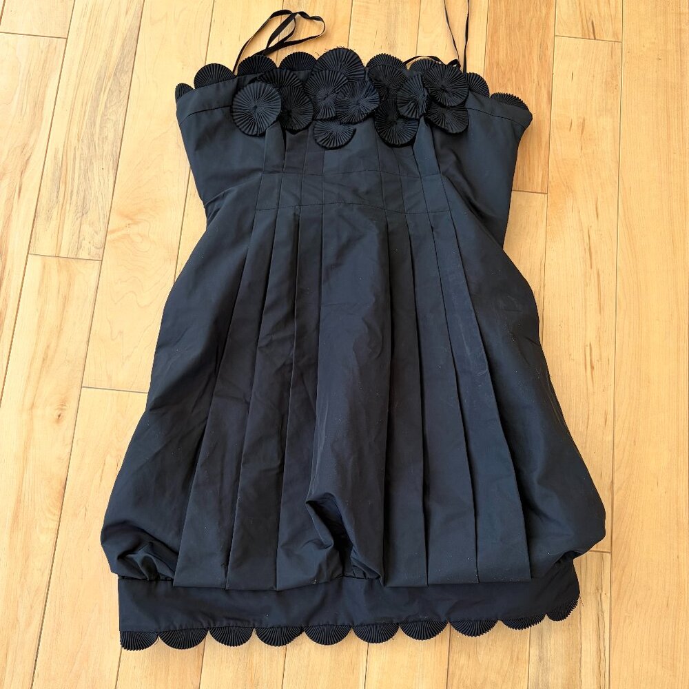 BCBG Max Azria Black Cocktail Dress – Statement Piece (Size 4)